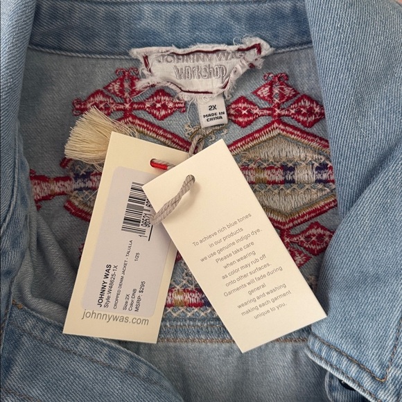 Johnny Was Embroidered Denim Jacket Tallula with Floral Design - Picture 6 of 6